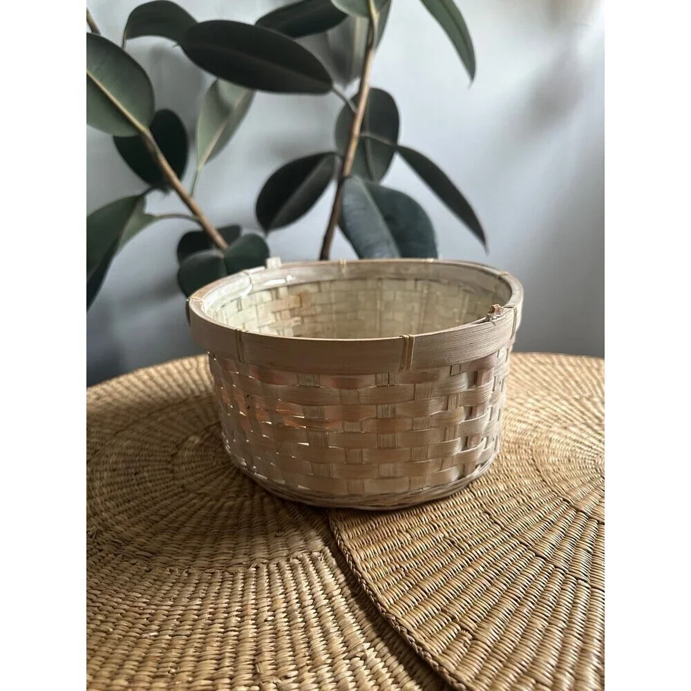 9” diameter circle wicker decorative basket